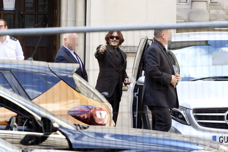 Johnny Depp vor dem High Court in London