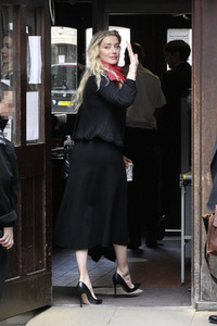 Amber Heard vor dem High Court in London