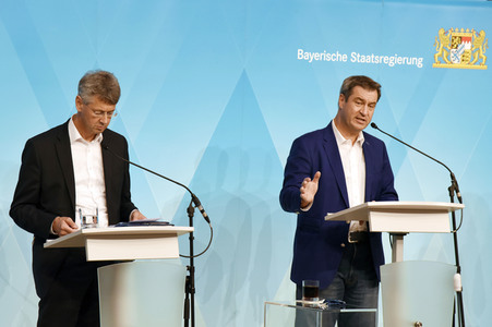 Pressekonferenz zum Schul-Digitalisierungsgipfel in München