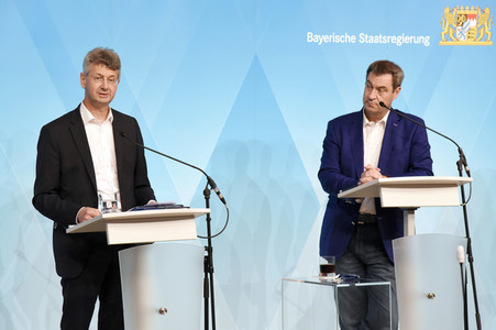 Pressekonferenz zum Schul-Digitalisierungsgipfel in München