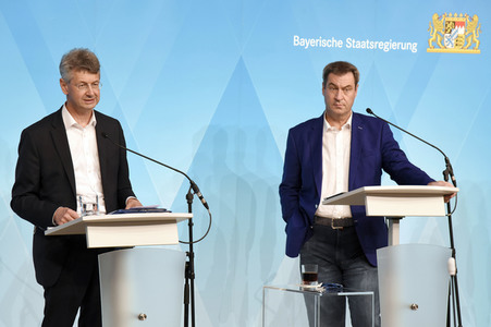 Pressekonferenz zum Schul-Digitalisierungsgipfel in München