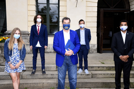 Pressekonferenz zum Schul-Digitalisierungsgipfel in München