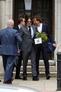 Johnny Depp vor dem High Court in London