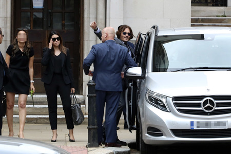 Johnny Depp vor dem High Court in London