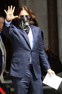 Johnny Depp vor dem High Court in London