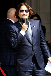 Johnny Depp vor dem High Court in London