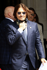 Johnny Depp vor dem High Court in London