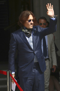 Johnny Depp vor dem High Court in London