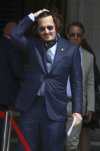 Johnny Depp vor dem High Court in London