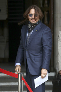 Johnny Depp vor dem High Court in London