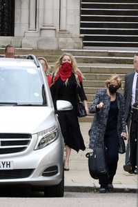 Amber Heard vor dem High Court in London