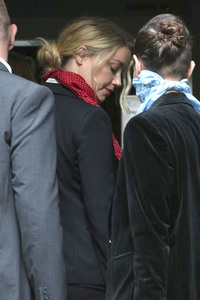 Amber Heard vor dem High Court in London