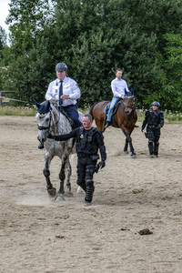Ministerpräsident Michael Kretschmer zu Besuch bei Polizei-Reiterstaffel in Radeberg