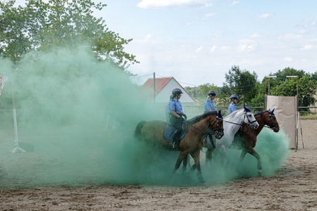 Ministerpräsident Michael Kretschmer zu Besuch bei Polizei-Reiterstaffel in Radeberg