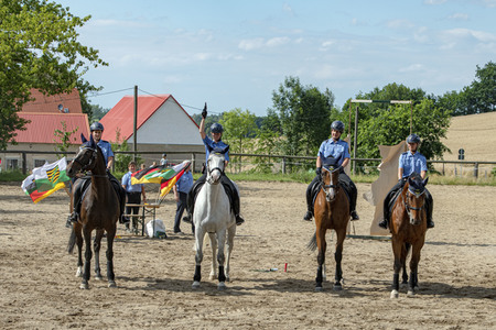 Ministerpräsident Michael Kretschmer zu Besuch bei Polizei-Reiterstaffel in Radeberg