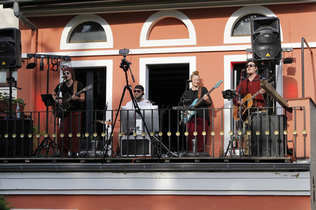 Balkonkonzert von Band Colour the Sky in Görlitz