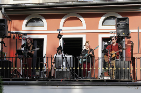 Balkonkonzert von Band Colour the Sky in Görlitz