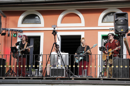 Balkonkonzert von Band Colour the Sky in Görlitz