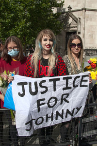 Johnny Depp vor dem High Court in London