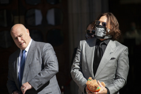 Johnny Depp vor dem High Court in London