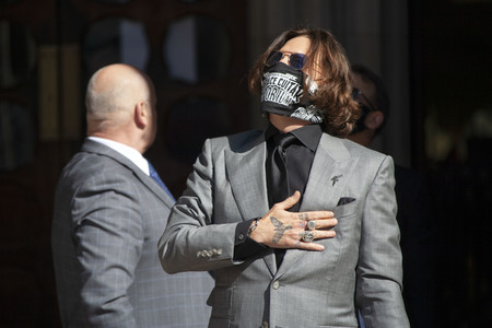 Johnny Depp vor dem High Court in London