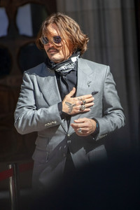 Johnny Depp vor dem High Court in London