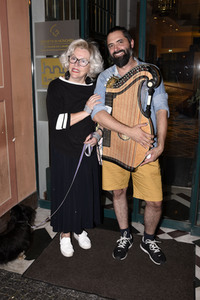 Veronika von Quast singt und spricht 'Bayerische G'schichten' in München