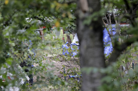 Ermittlungen des BKA im Fall Maddie McCann in einem Schrebergarten in Seelze