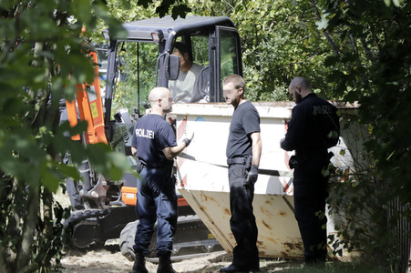 Ermittlungen des BKA im Fall Maddie McCann in einem Schrebergarten in Seelze