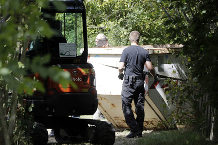 Ermittlungen des BKA im Fall Maddie McCann in einem Schrebergarten in Seelze