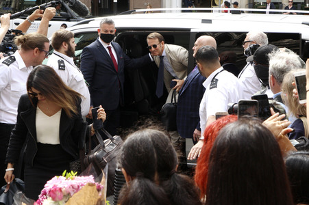 Johnny Depp vor dem High Court in London