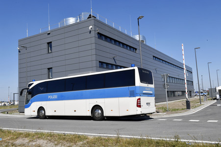 Fototermin zur Fertigstellung des Dienstgebäudes der Bundespolizei am BER in Berlin