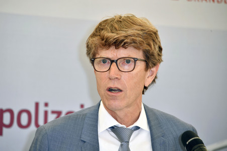 Fototermin zur Fertigstellung des Dienstgebäudes der Bundespolizei am BER in Berlin