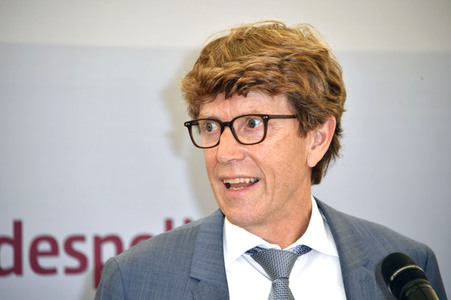 Fototermin zur Fertigstellung des Dienstgebäudes der Bundespolizei am BER in Berlin