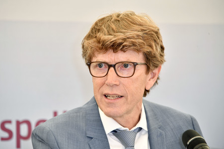 Fototermin zur Fertigstellung des Dienstgebäudes der Bundespolizei am BER in Berlin