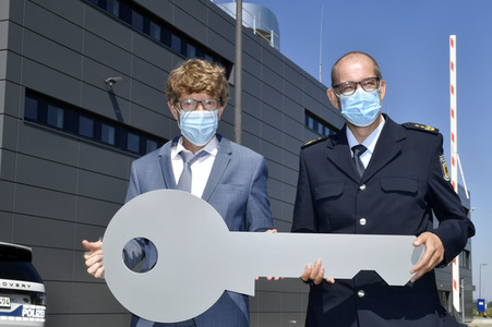 Fototermin zur Fertigstellung des Dienstgebäudes der Bundespolizei am BER in Berlin