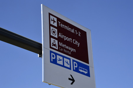 Fototermin zur Fertigstellung des Dienstgebäudes der Bundespolizei am BER in Berlin