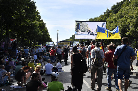 Protest gegen Corona-Maßnahmen in Berlin