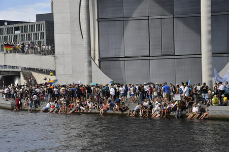 Protest gegen Corona-Maßnahmen in Berlin