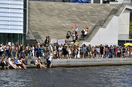 Protest gegen Corona-Maßnahmen in Berlin