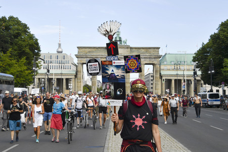 Protest gegen Corona-Maßnahmen in Berlin