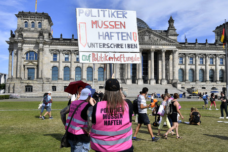 Protest gegen Corona-Maßnahmen in Berlin