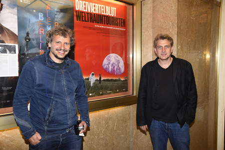 Preview 'Dreiviertelblut - Weltraumtouristen' in München