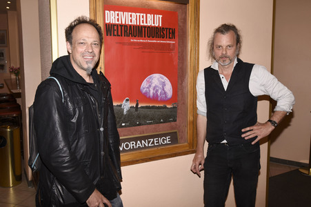 Preview 'Dreiviertelblut - Weltraumtouristen' in München