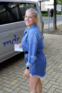 Ankünfte zur Aufzeichnung der TV Show 'Die Roland Kaiser Show: Liebe kann uns retten' in Leipzig