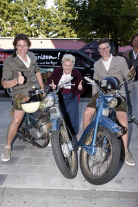 Filmpremiere 'Ausgrissn! In der Lederhosn nach Las Vegas' in Erding