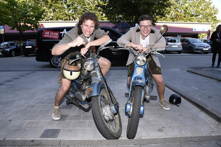 Filmpremiere 'Ausgrissn! In der Lederhosn nach Las Vegas' in Erding