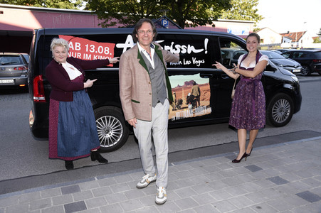 Filmpremiere 'Ausgrissn! In der Lederhosn nach Las Vegas' in Erding