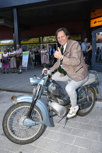 Filmpremiere 'Ausgrissn! In der Lederhosn nach Las Vegas' in Erding