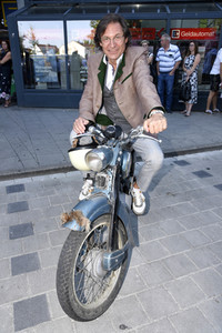 Filmpremiere 'Ausgrissn! In der Lederhosn nach Las Vegas' in Erding